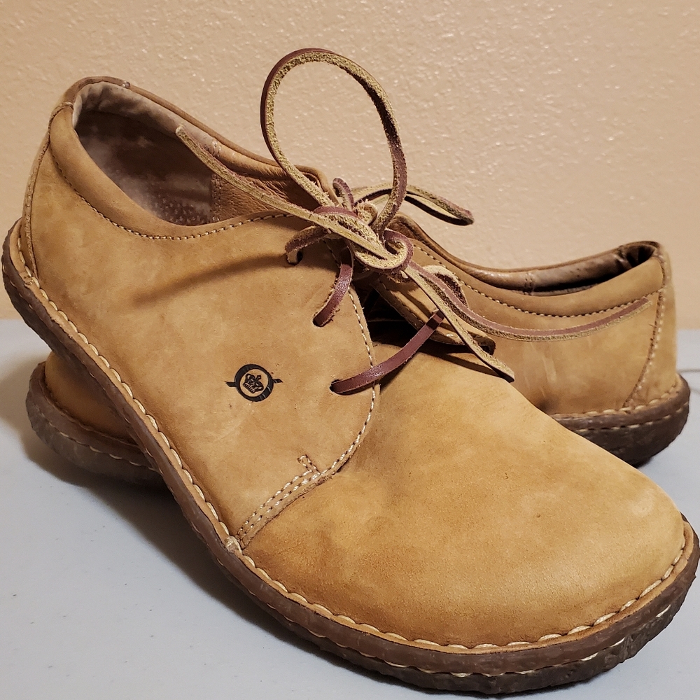 Born chukka desert boots pine tree sole sz 9